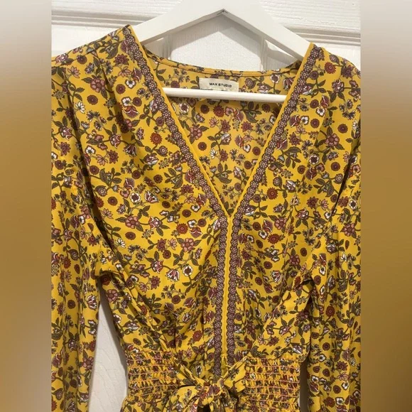 Max Studio Yellow Floral Blouse SIZE:L - Picture 3 of 8